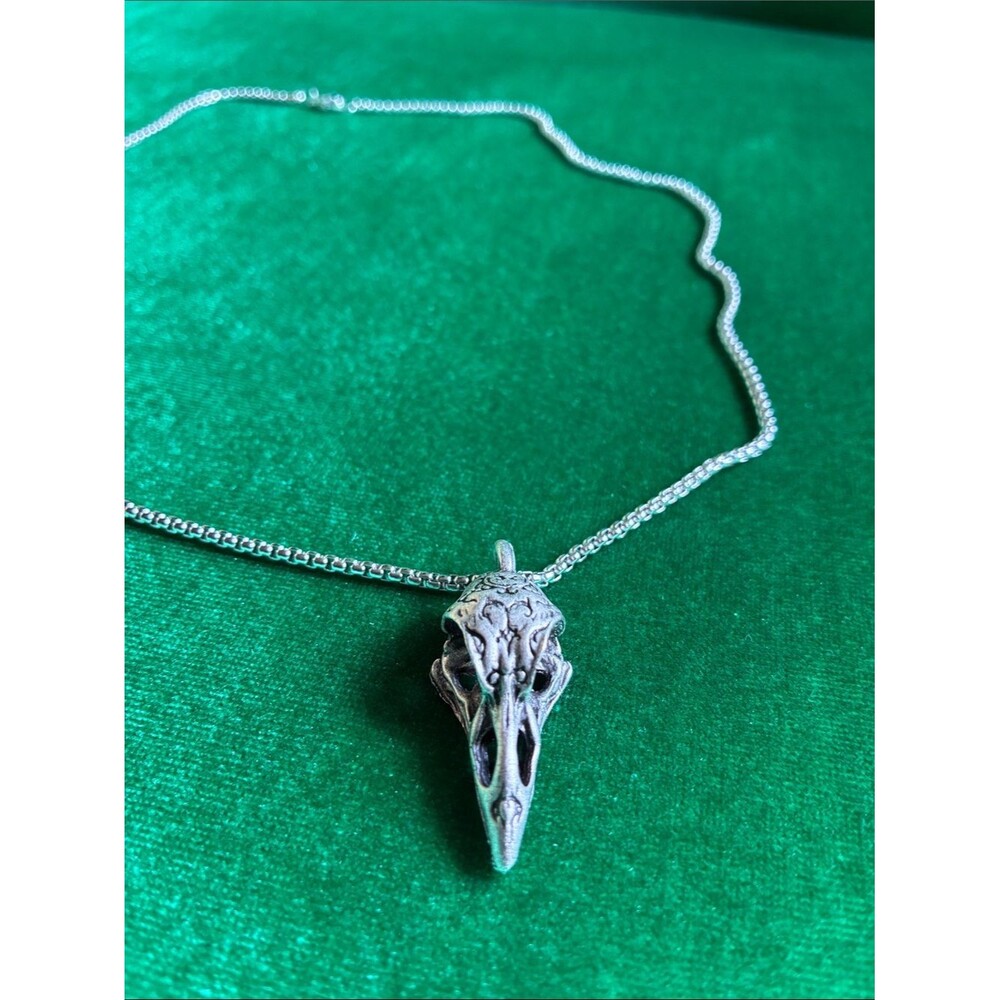 Gothic raven crow skull pendant necklace in silvertone Edgar Allan Poe inspired